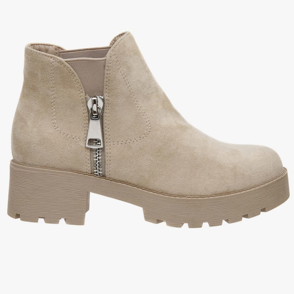 CUSHIONAIRE Women's Portia slip on boot +Memory Foam